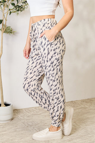 Heimish Full Size Printed Drawstring Pants Trendsi