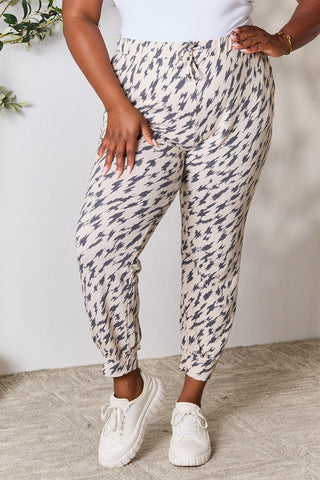 Heimish Full Size Printed Drawstring Pants Trendsi