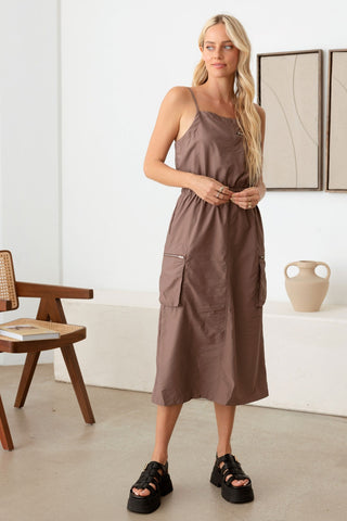 Le Lis Adjustable Strap Waist Drawstring Cargo Midi Dress Trendsi