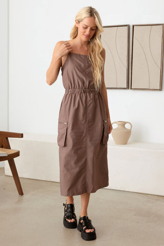 Le Lis Adjustable Strap Waist Drawstring Cargo Midi Dress Trendsi