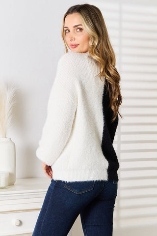 Angel Wings Woven Right Contrast Button-Front V-Neck Cardigan Trendsi